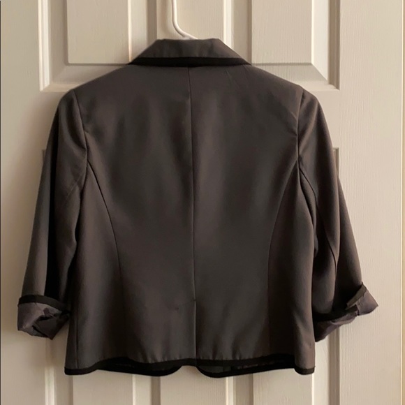 Cropped Blazer - Picture 3 of 8